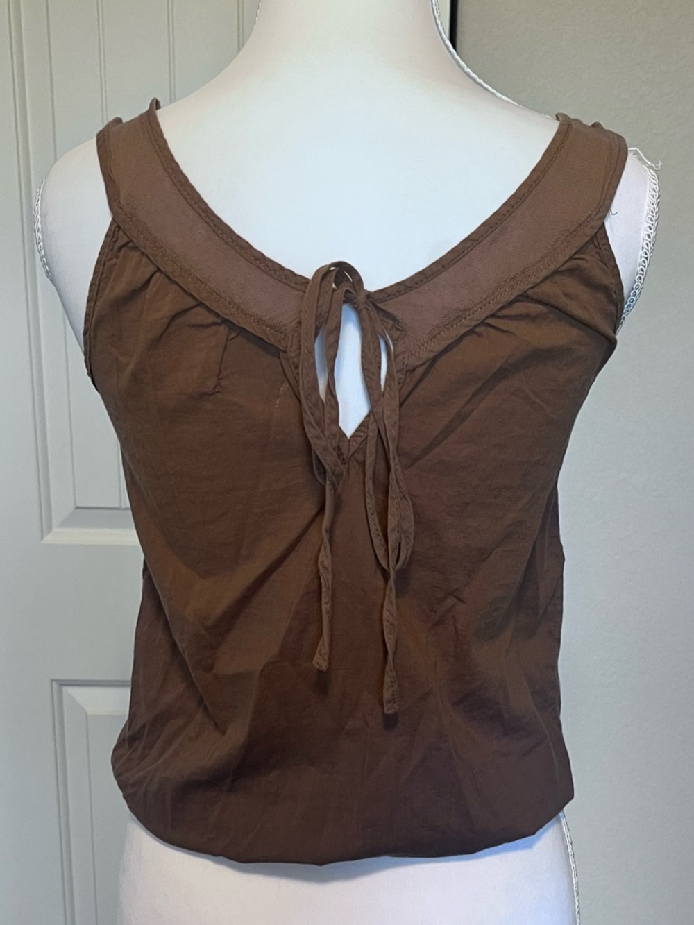 Vintage 579 Brown Crochet Yoke Tank Camisole Tie Back Elastic Waist PTP 15” XS/S - Picture 4 of 10